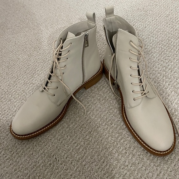 Vince Shoes - NWOT Vince Boots